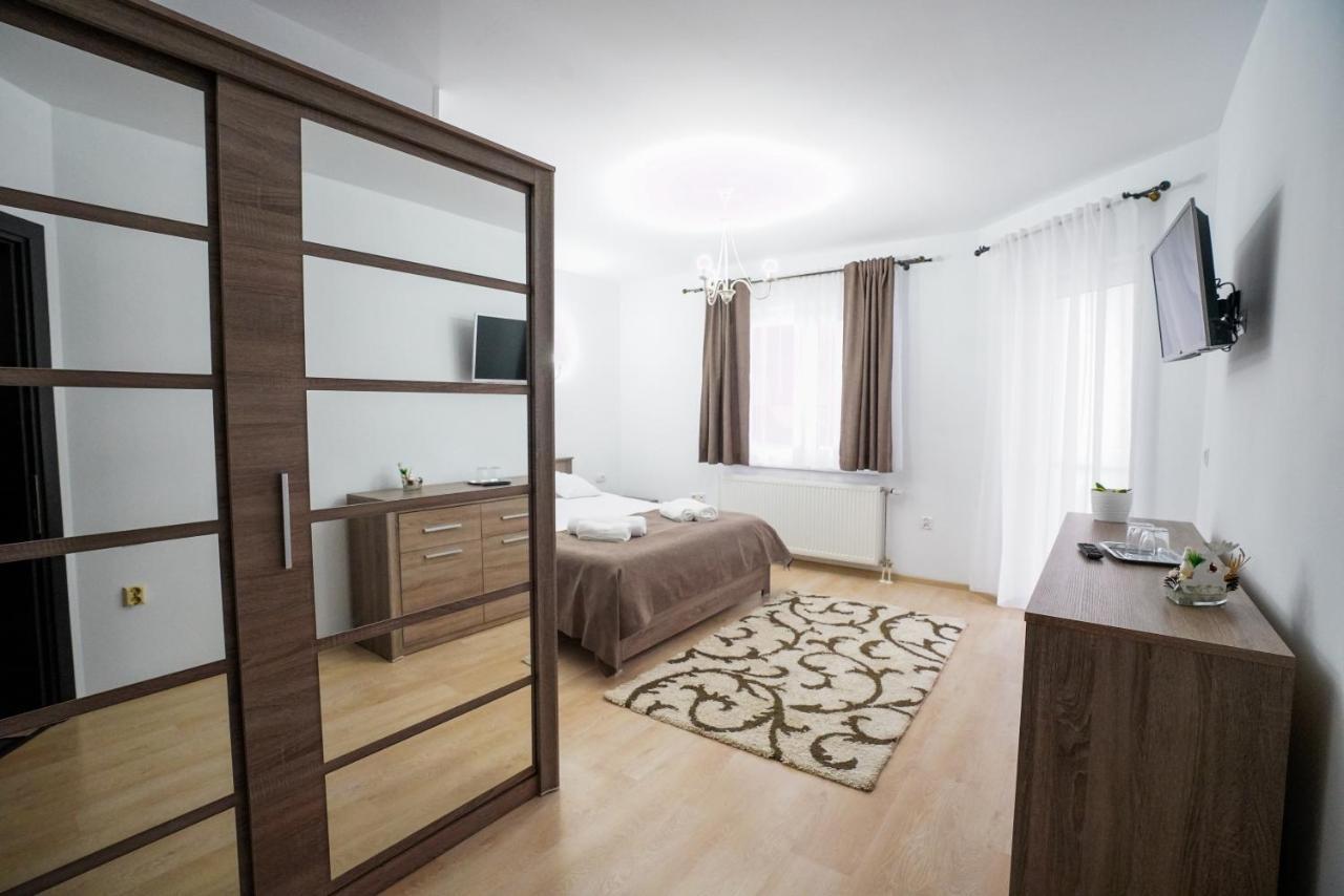 Casa Alessias Hotel Viseu de Sus Bagian luar foto